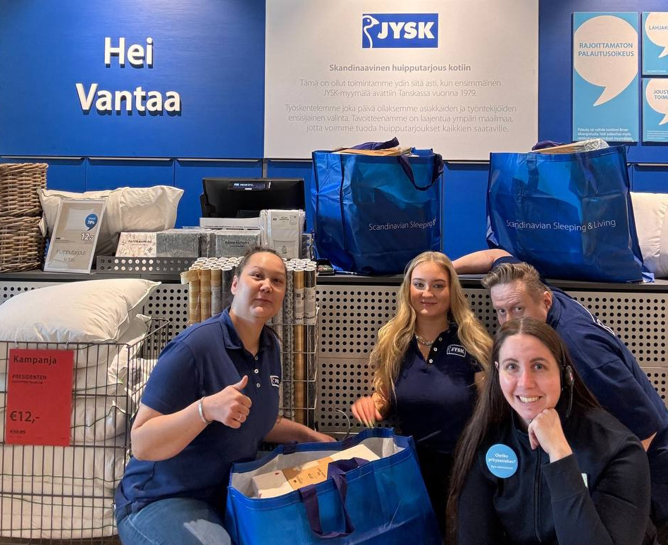 HOPE lahjoitus kodintekstiileitä HOPE lahjoitus kodintekstiileitä