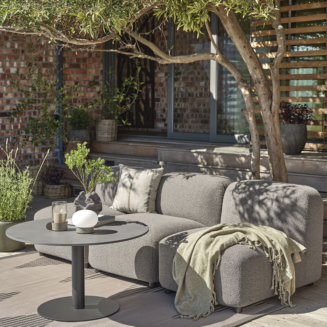 TANE-sohvamoduulit kuivuvat nopeasti sateen jälkeen Nopeasti kuivuva sohva ulkokäyttöön